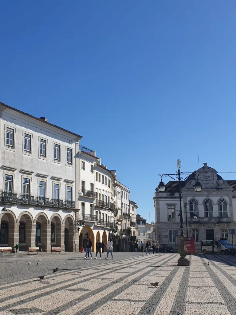 Praça Giraldo, Évora