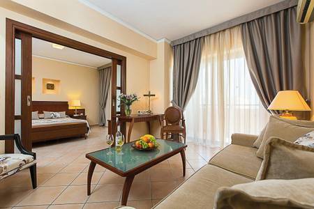 Theartemis Palace, Suite